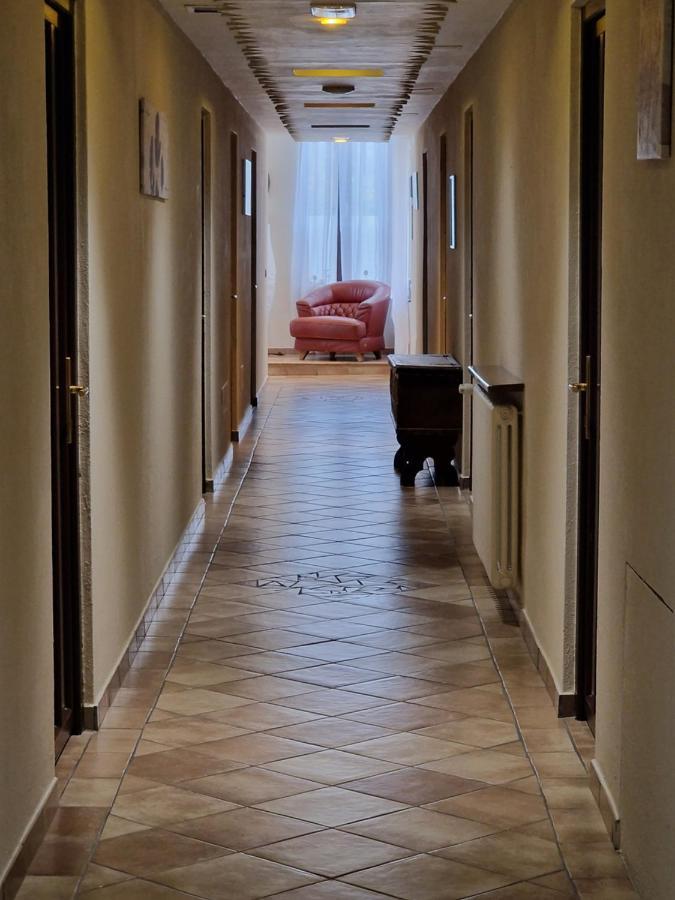 Hotel La Rocca Сан-Марино Экстерьер фото
