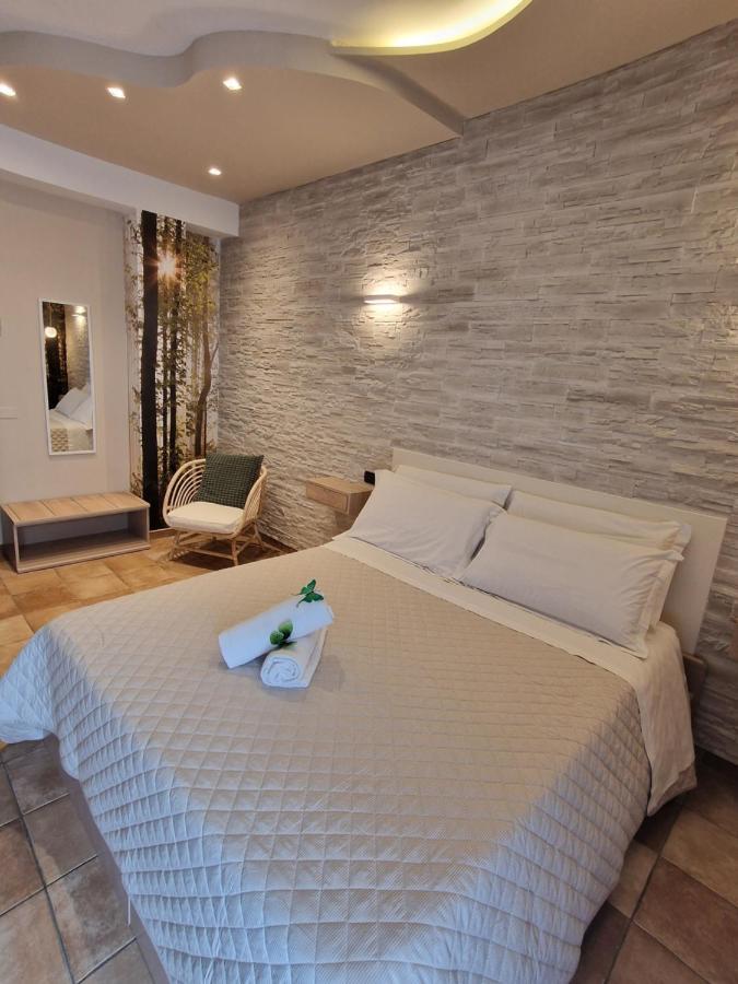 Hotel La Rocca Сан-Марино Экстерьер фото